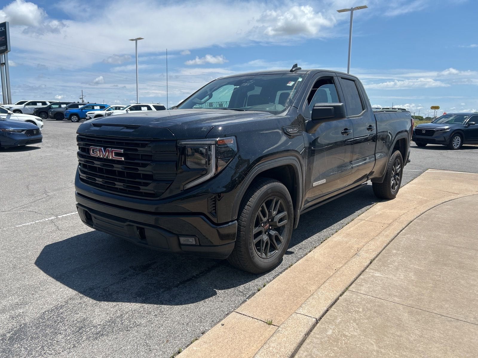 2025 GMC Sierra 1500 Elevation
