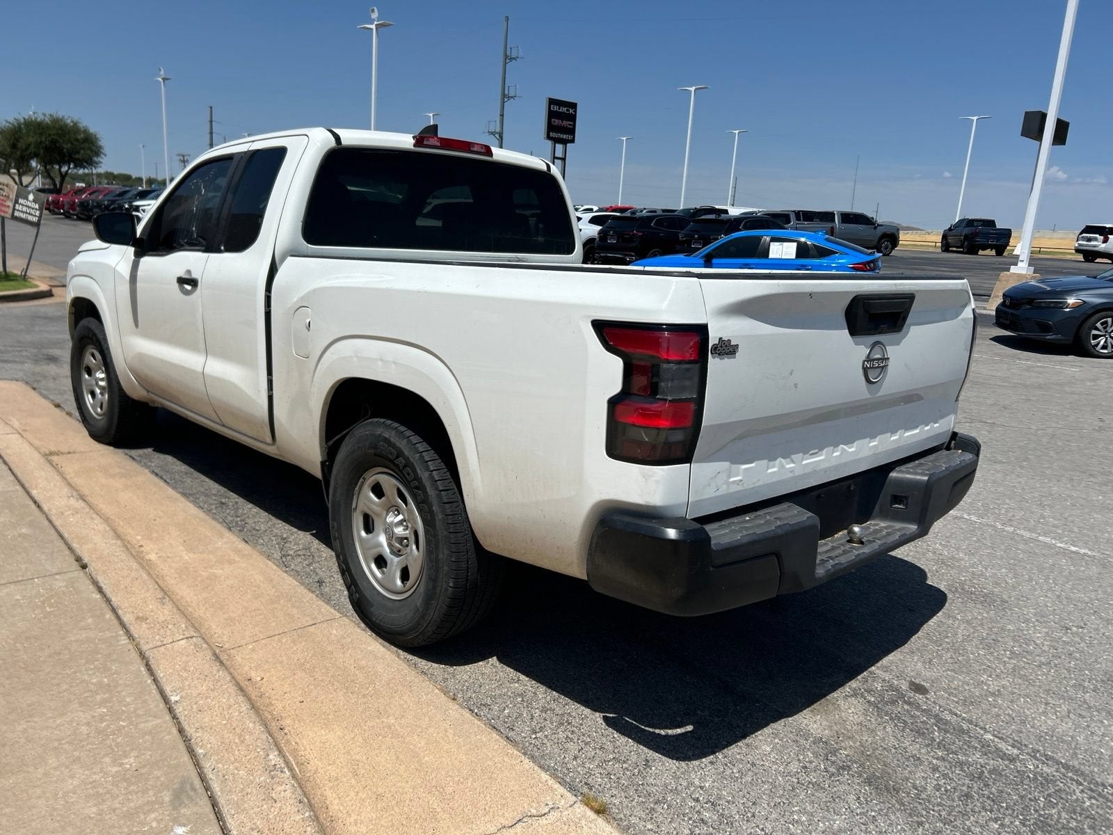 2022 Nissan Frontier S