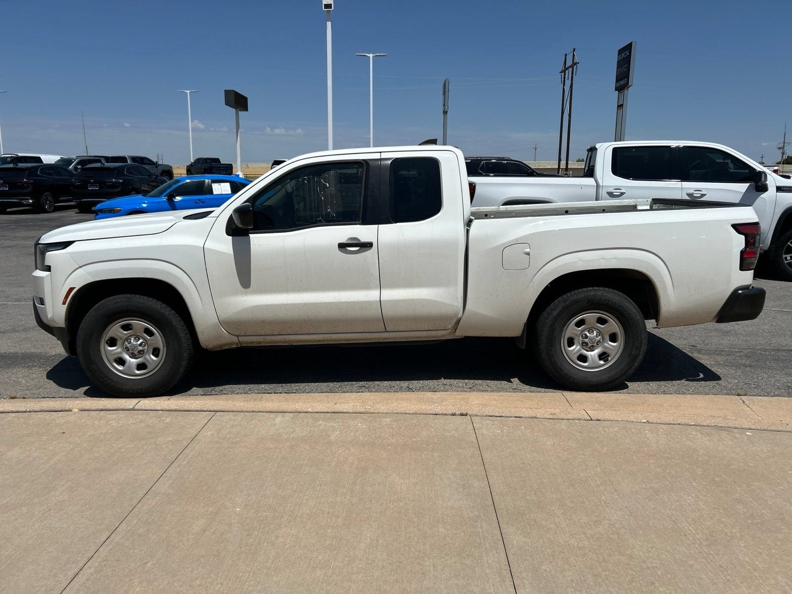 2022 Nissan Frontier S
