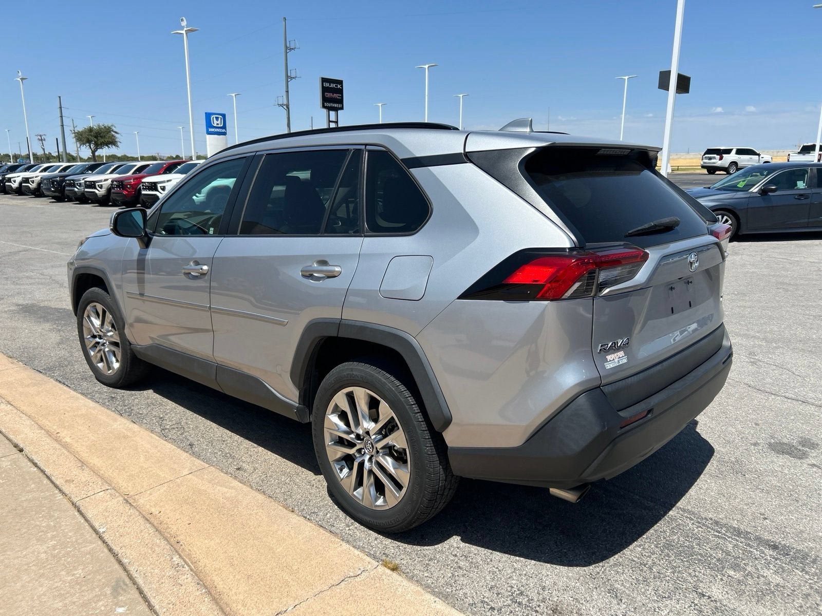 2020 Toyota RAV4 XLE Premium