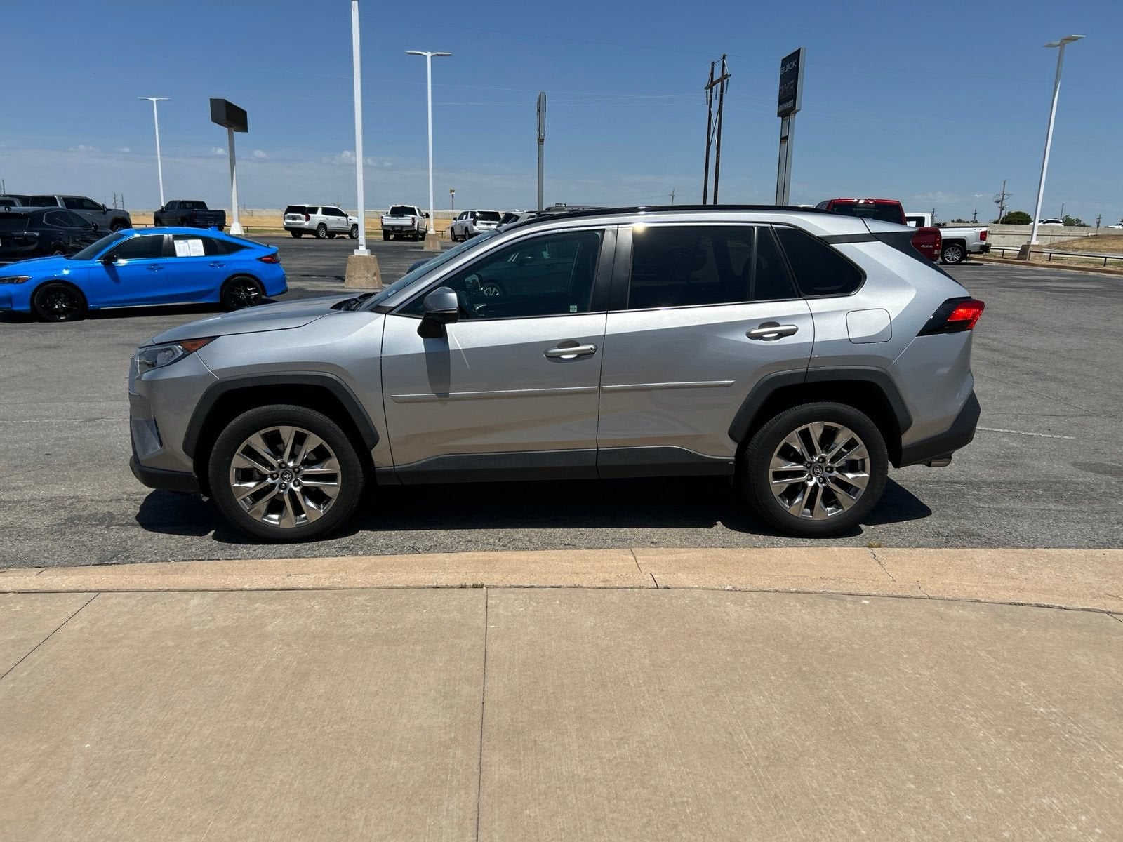 2020 Toyota RAV4 XLE Premium