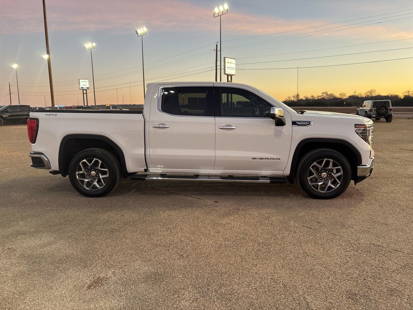 2024 GMC Sierra 1500 SLT