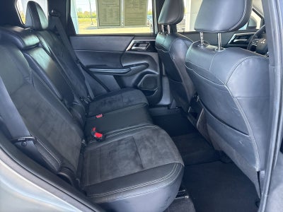 2023 Mitsubishi Outlander SE