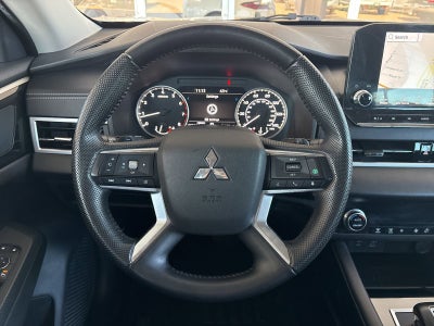 2023 Mitsubishi Outlander SE