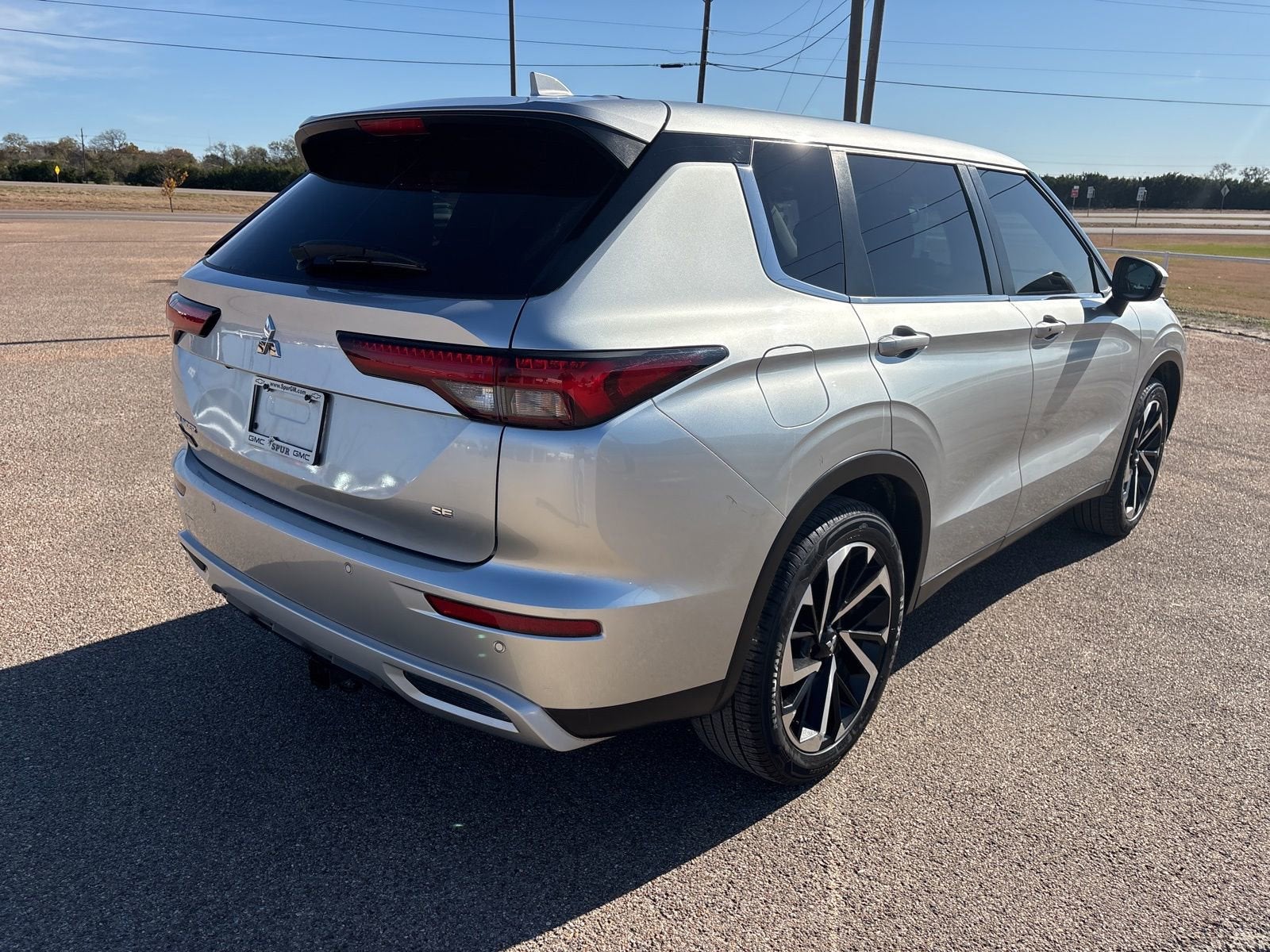 2023 Mitsubishi Outlander SE