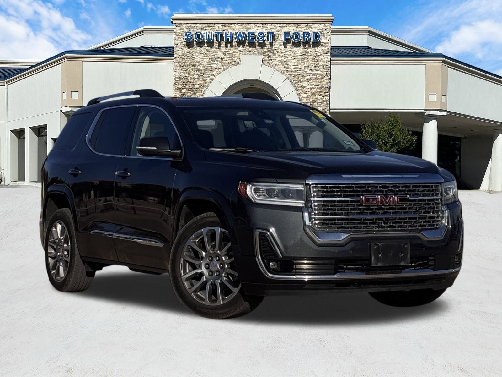 2023 GMC Acadia Denali