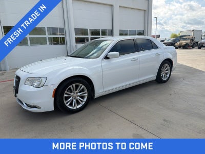 2018 Chrysler 300 Touring L