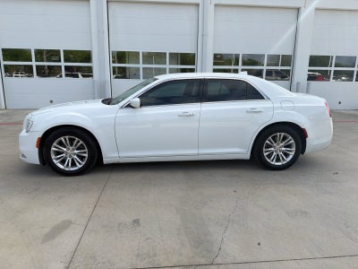 2018 Chrysler 300 Touring L