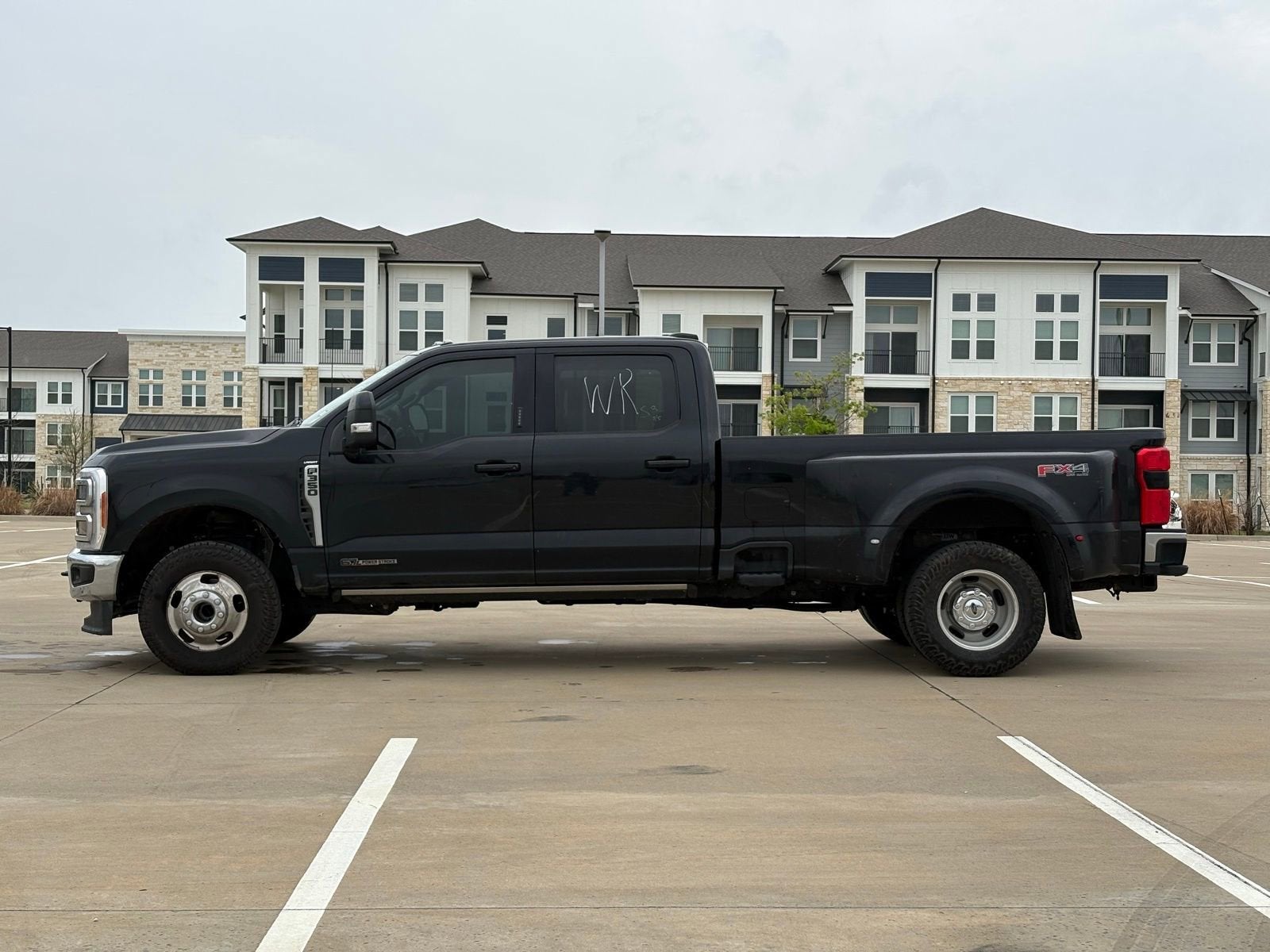 2023 Ford F-350 LARIAT