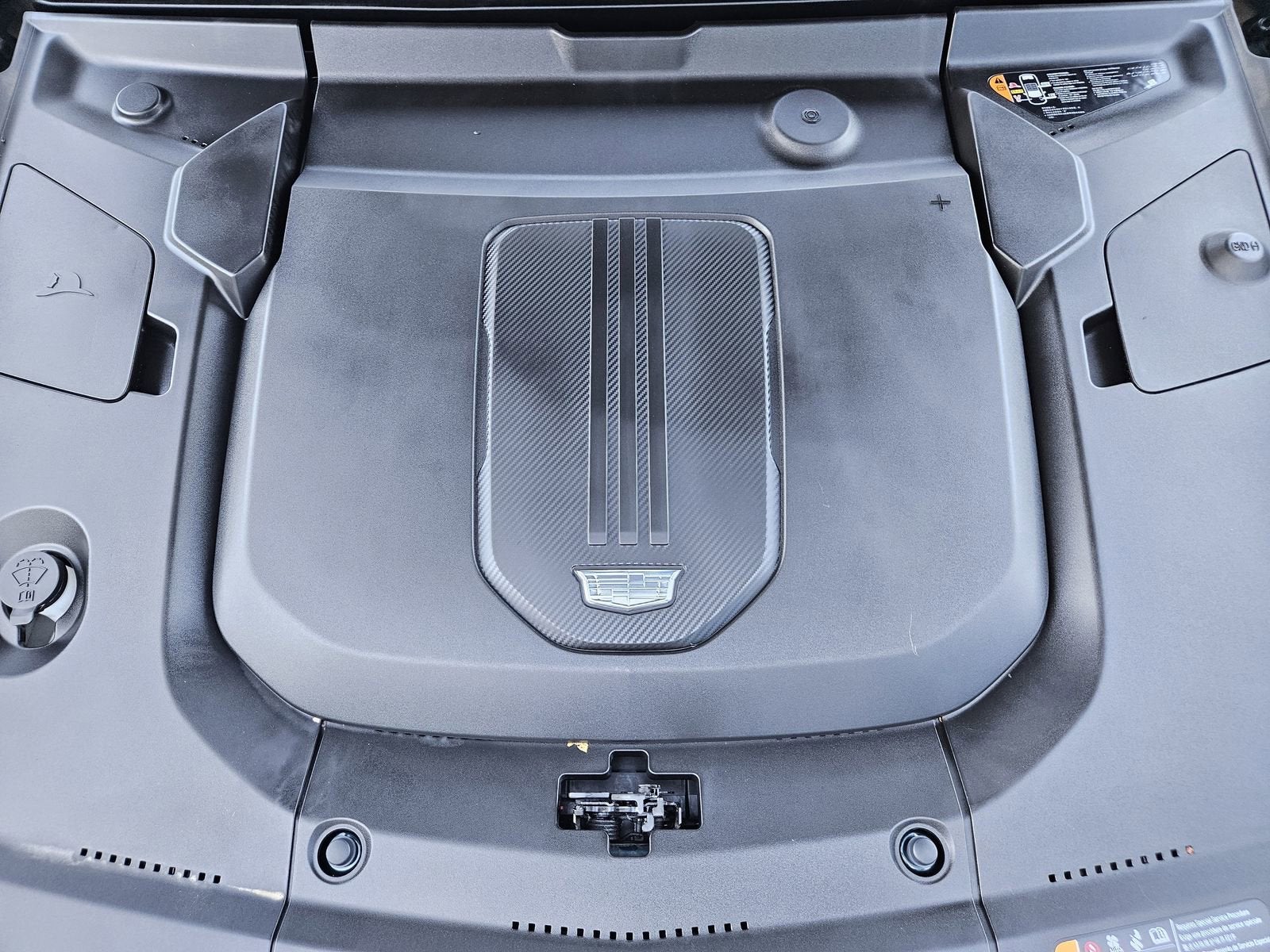 2024 Cadillac LYRIQ Luxury 3