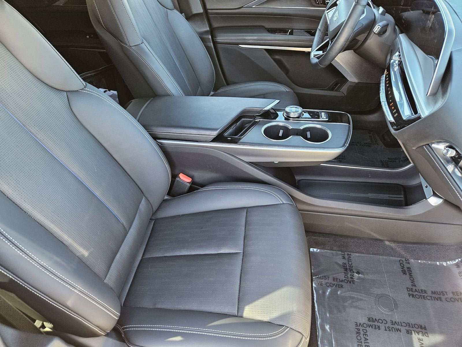 2024 Cadillac LYRIQ Sport 2