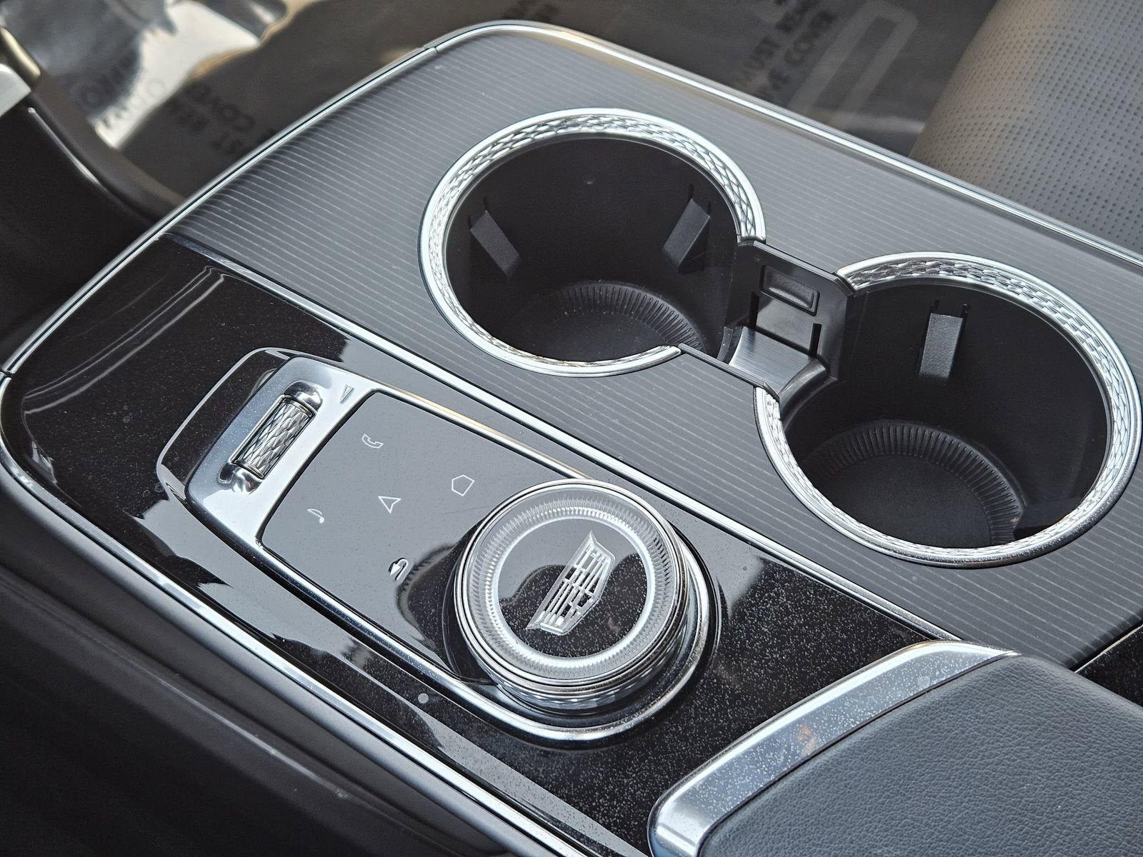 2024 Cadillac LYRIQ Sport 2