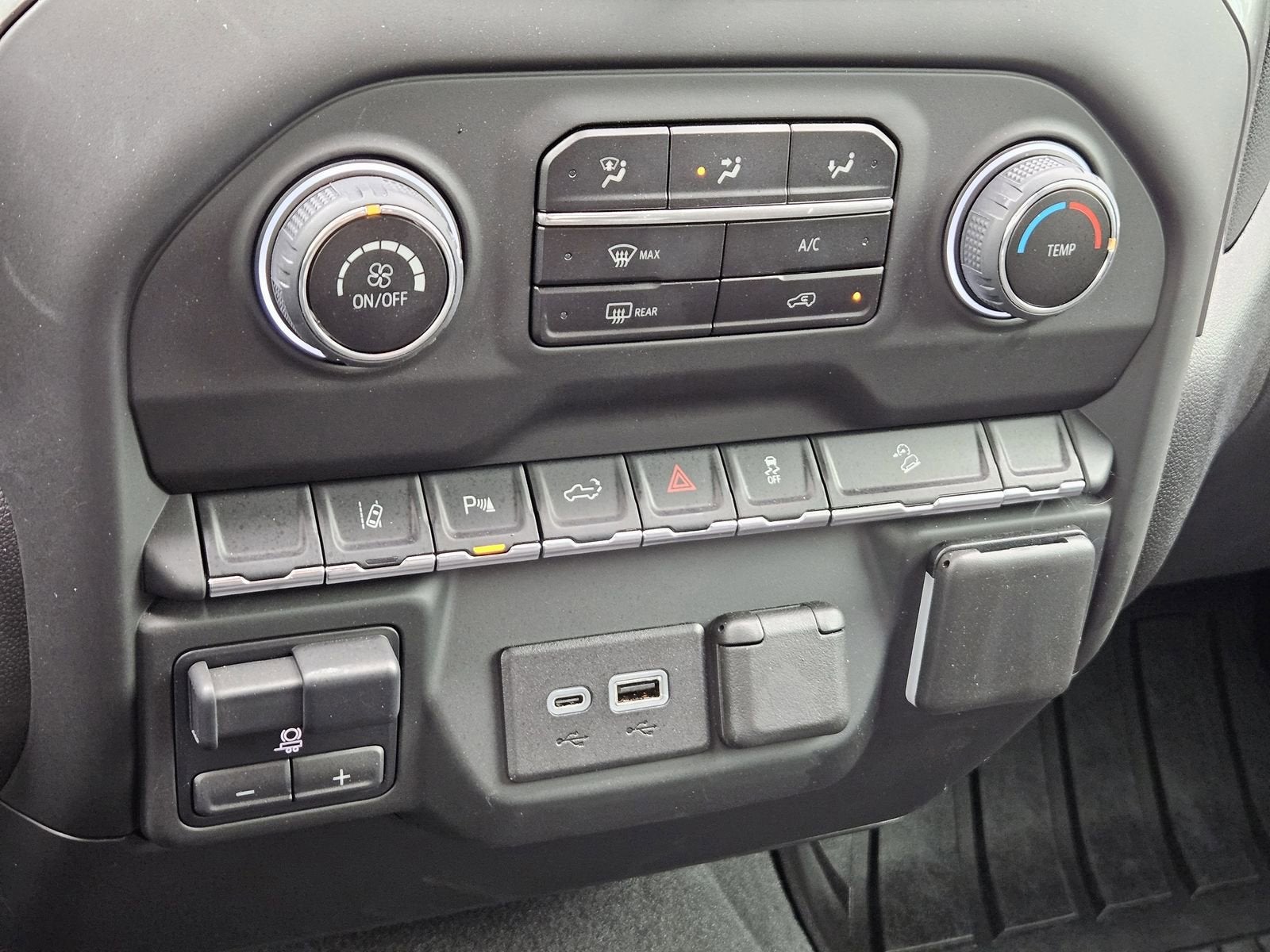 2024 Chevrolet Silverado 2500 HD Custom