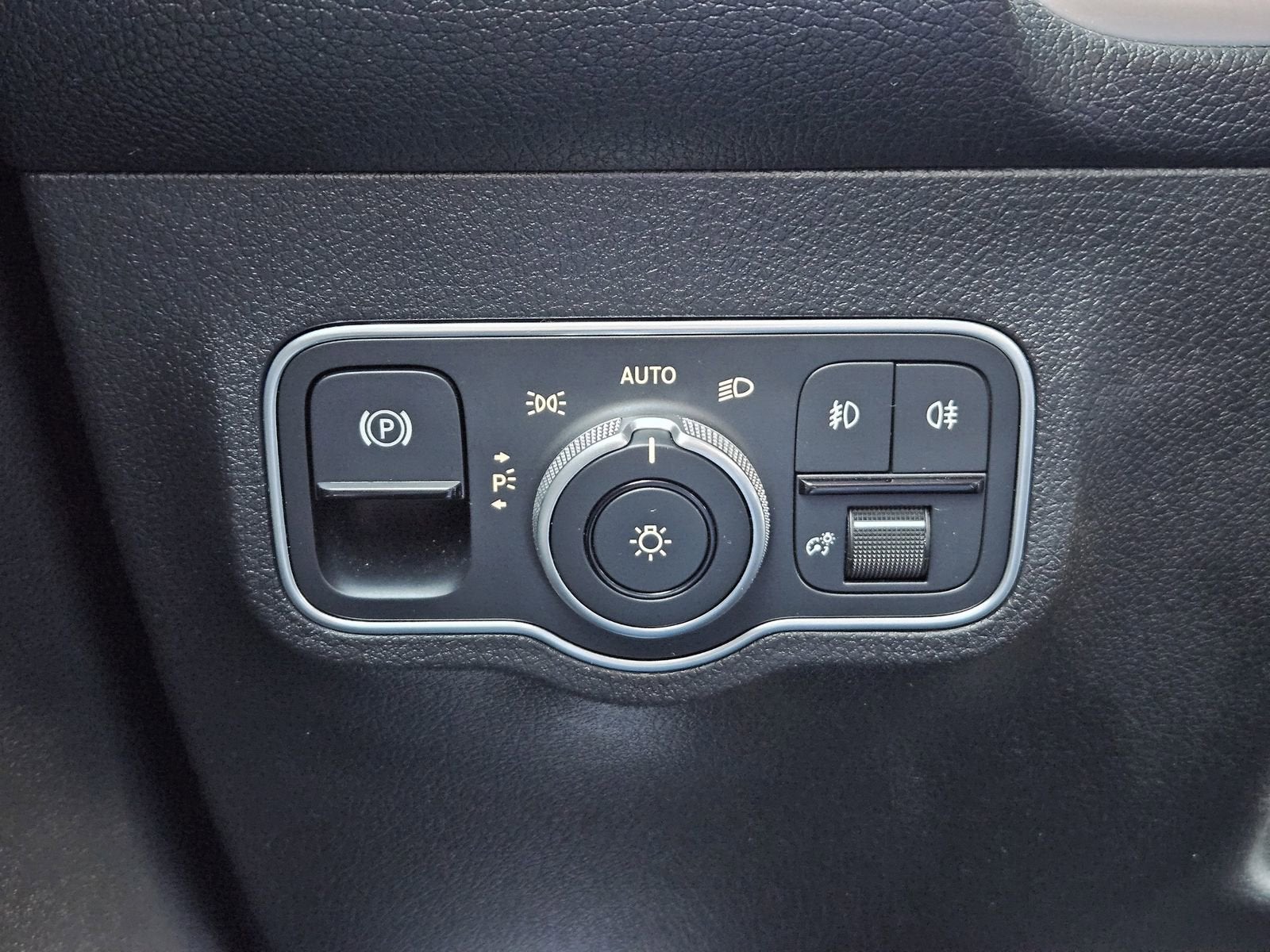 2025 Mercedes-Benz GLB 250 4MATIC®