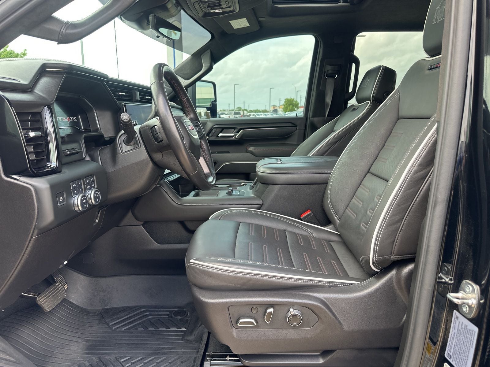 2024 GMC Sierra 2500HD AT4X AEV Edition