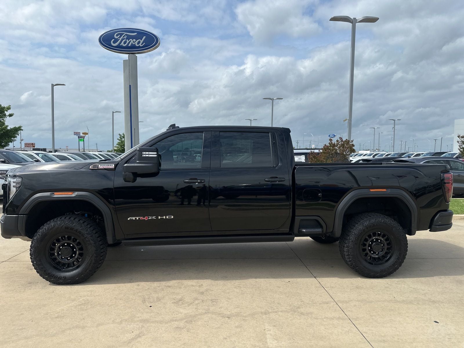 2024 GMC Sierra 2500HD AT4X AEV Edition
