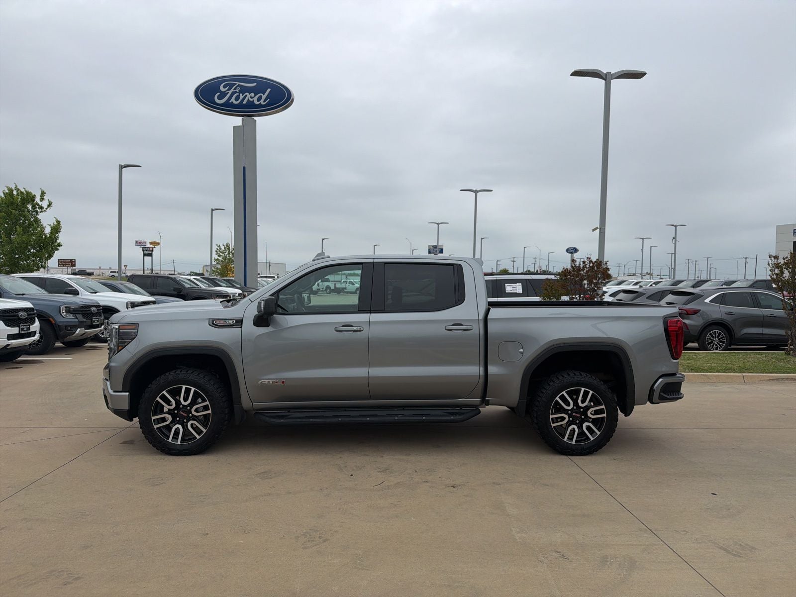 2023 GMC Sierra 1500 AT4