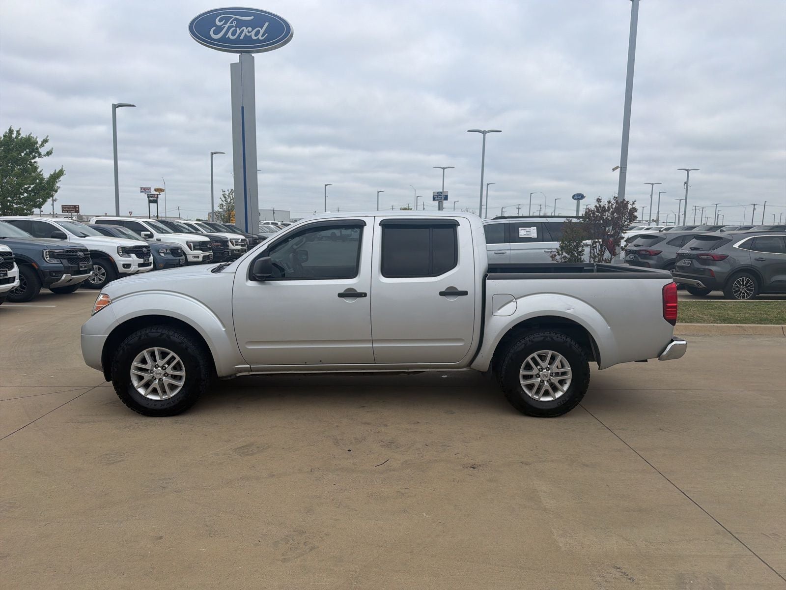2016 Nissan Frontier SV