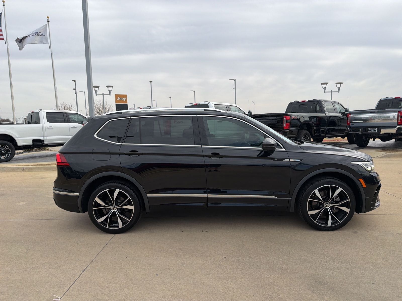 2022 Volkswagen Tiguan 2.0T SEL R-Line