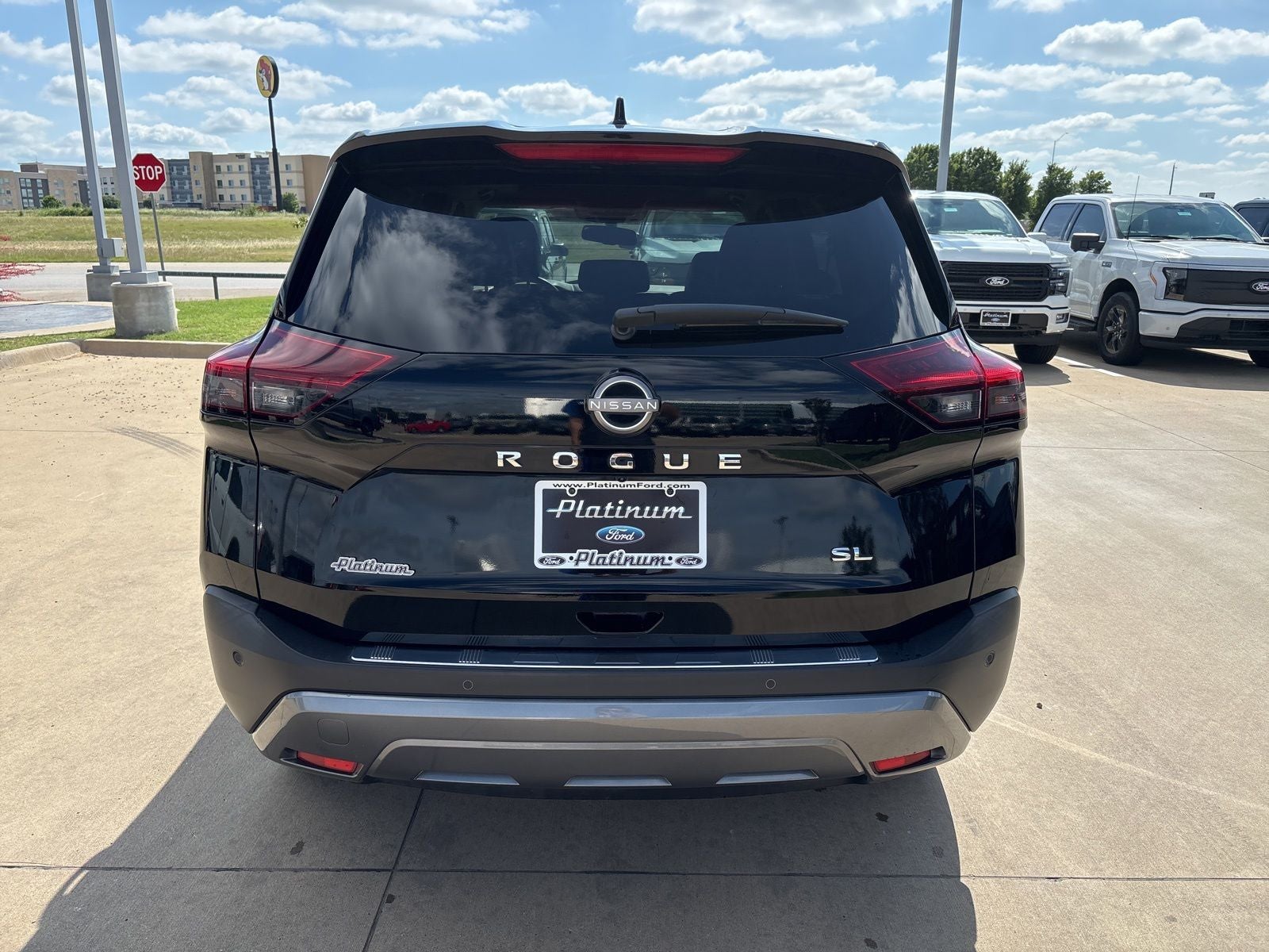 2022 Nissan Rogue SL