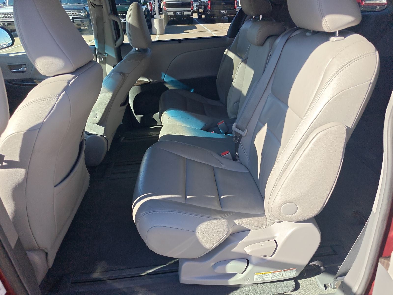 2015 Toyota Sienna XLE 8 Passenger
