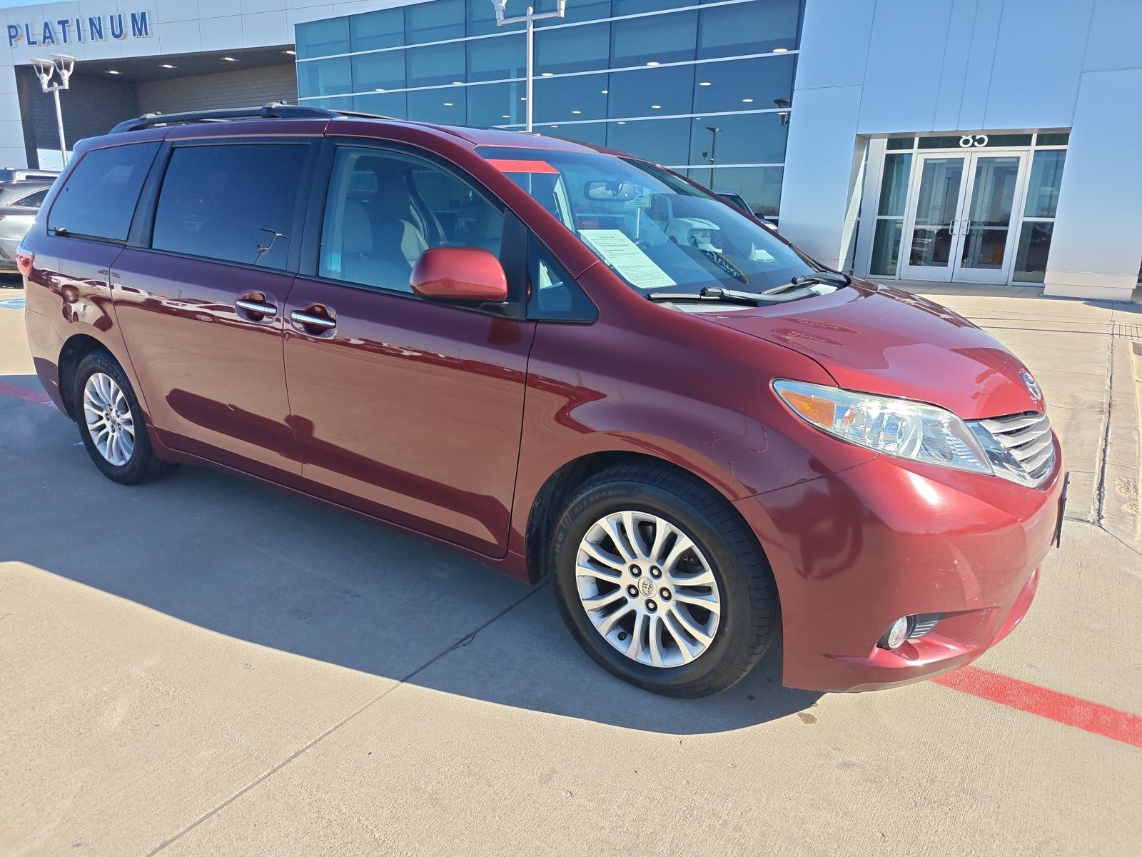 2015 Toyota Sienna XLE 8 Passenger