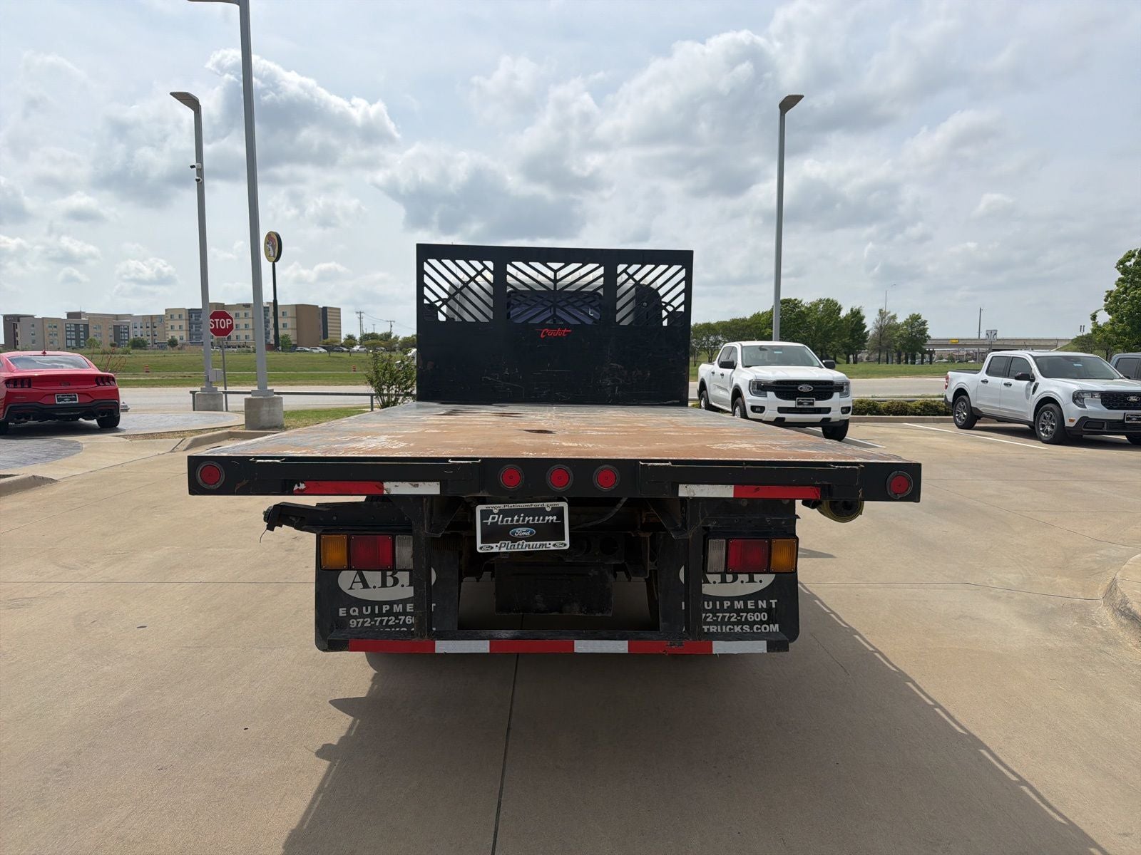 2015 Isuzu NPR Flat Lift