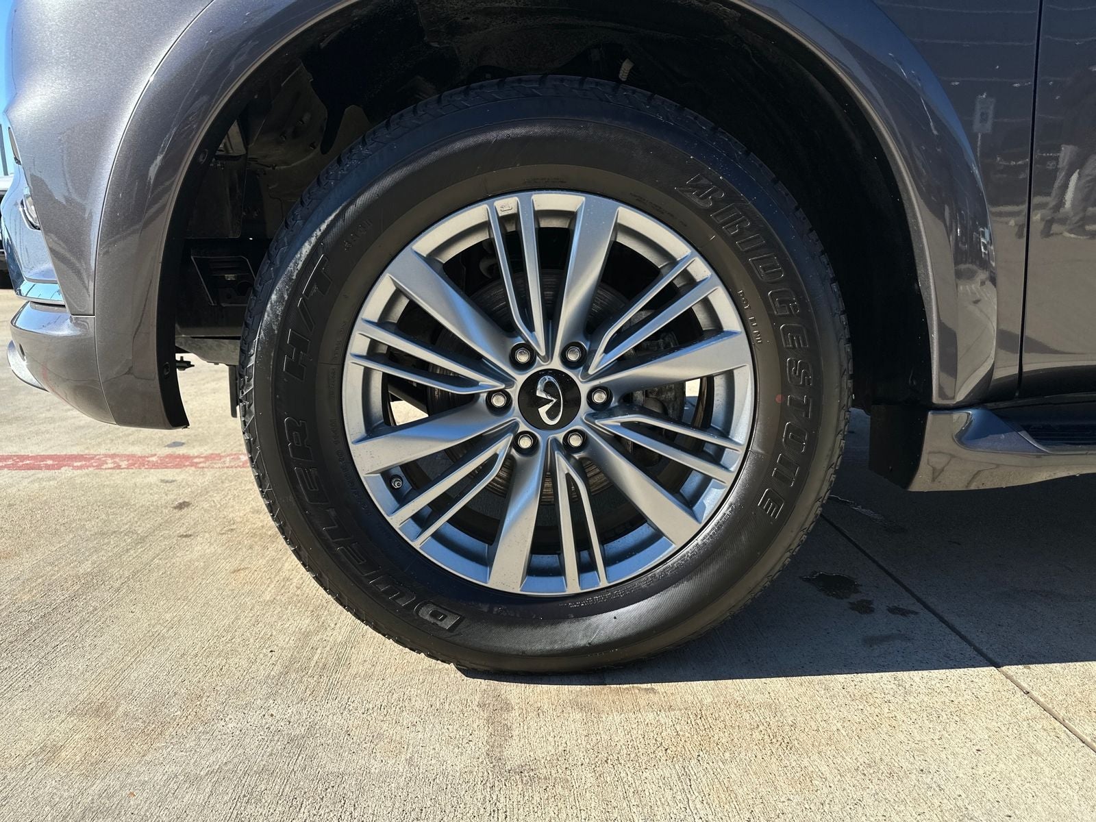 2024 INFINITI QX80 LUXE