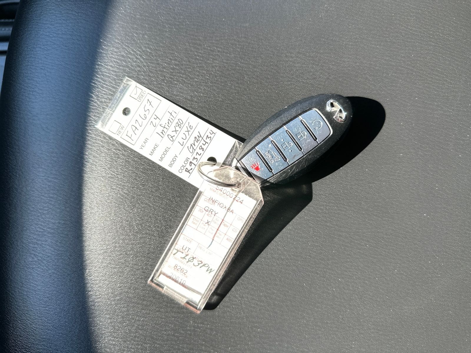 2024 INFINITI QX80 LUXE