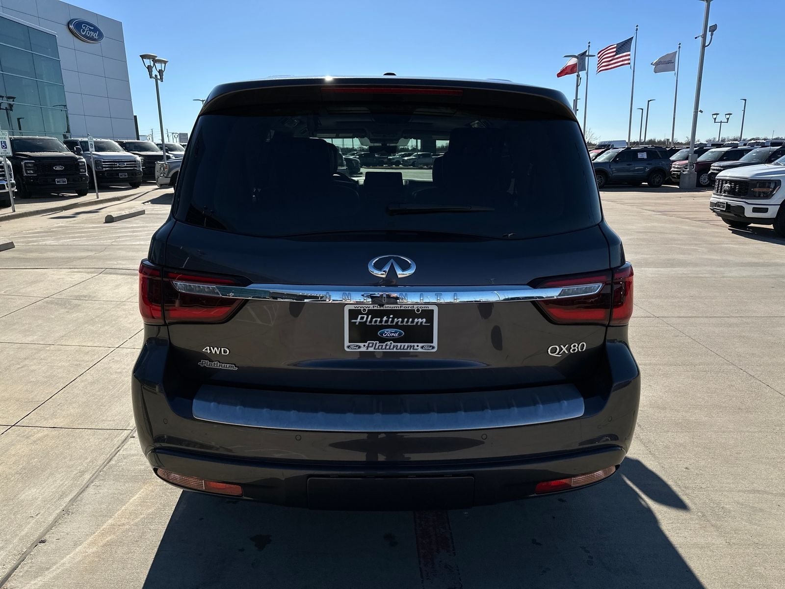 2024 INFINITI QX80 LUXE
